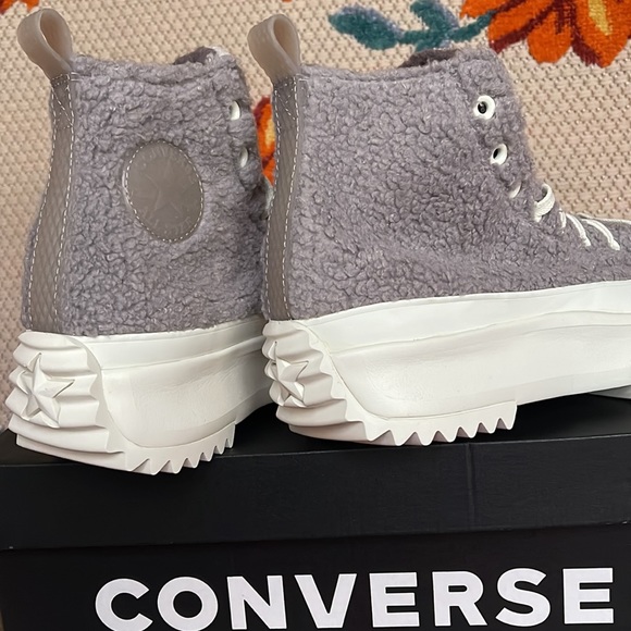 Converse 172202C
RUN STAR HIKE HI
VAPOR MAUVENECHETNIOLET ORE
Men’s platforms - Picture 15 of 16